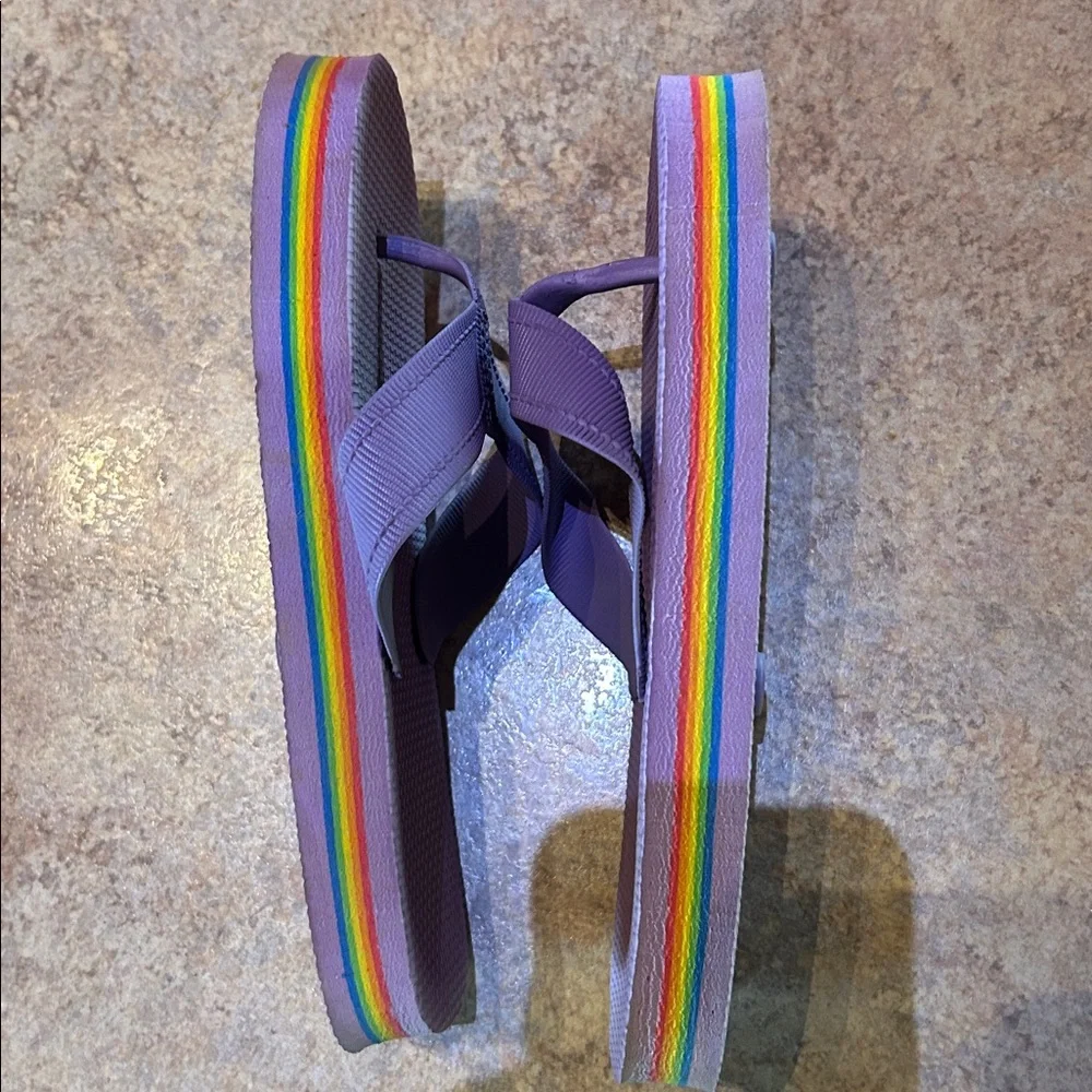 Retro style rainbow sole 🌈 foam flip flops 70’s-80’s look